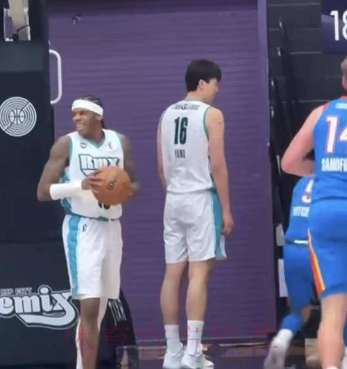 杨瀚森14分17板2助2帽半场两双！混音二番战再胜蓝队